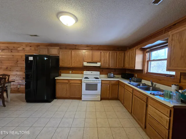 $699,000 | 533 Phoenix Drive, Jonesville, VA 24263