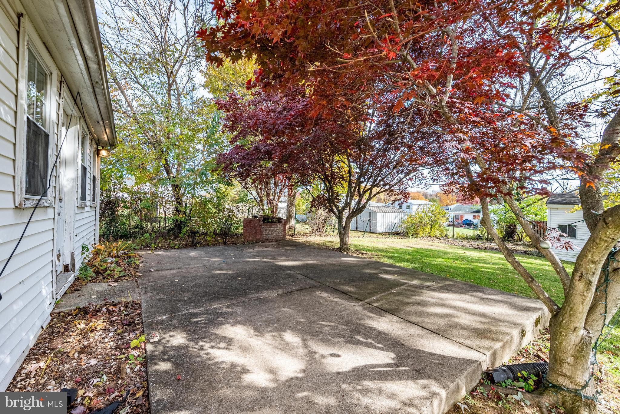 3621 Washington Avenue Baltimore, MD 21244 - Photo 24 of 25 a view of a yard with plants and trees