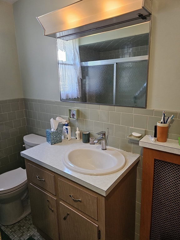 545 Robeson Street Fall River, MA 02720 - Photo 10 of 42