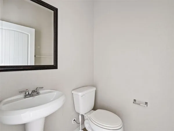 $2,450 | 7633 Rio Pass, Austin, TX 78724
