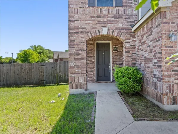$2,450 | 7633 Rio Pass, Austin, TX 78724