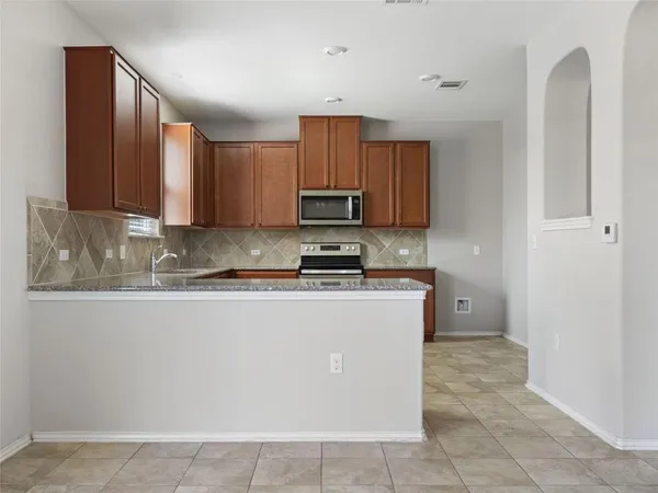 $2,450 | 7633 Rio Pass, Austin, TX 78724