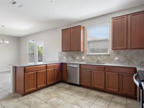 $2,450 | 7633 Rio Pass, Austin, TX 78724