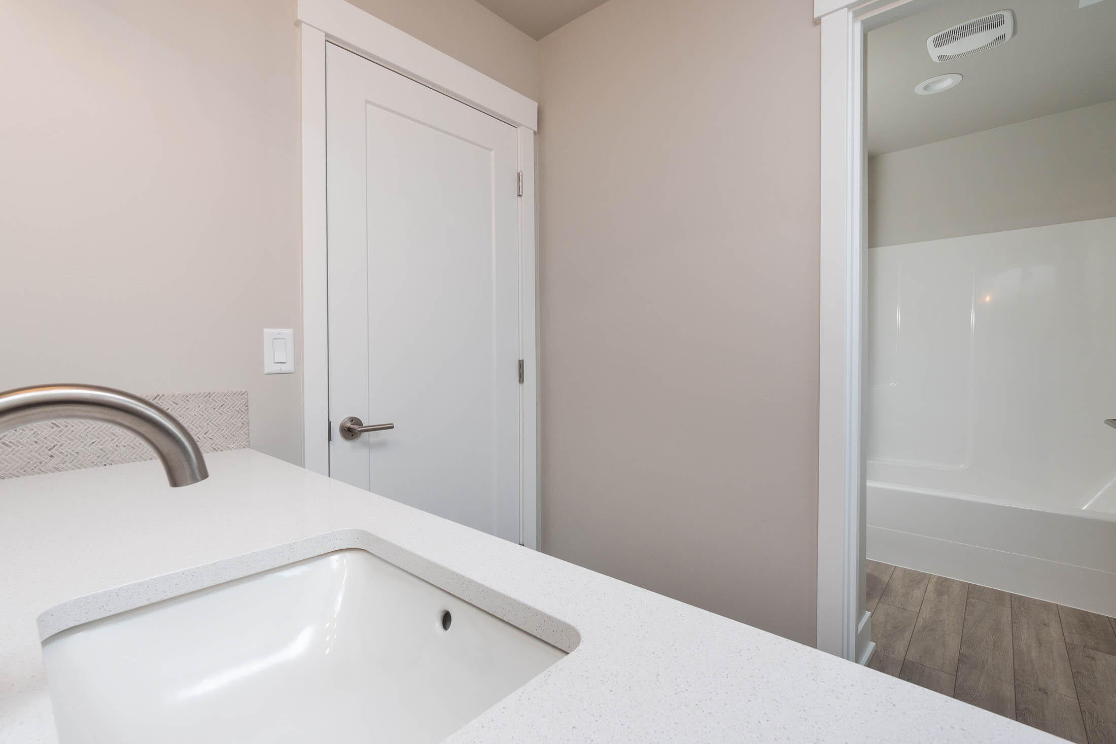 4565 Southwest 36th Street Redmond, OR 97756 - Photo 20 of 33 Guest bath with separate commode and tub/shower combo