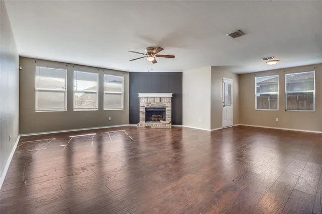 $359,900 | 1046 Graystone Drive, Lancaster, TX 75134