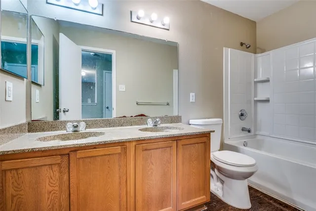 $359,900 | 1046 Graystone Drive, Lancaster, TX 75134