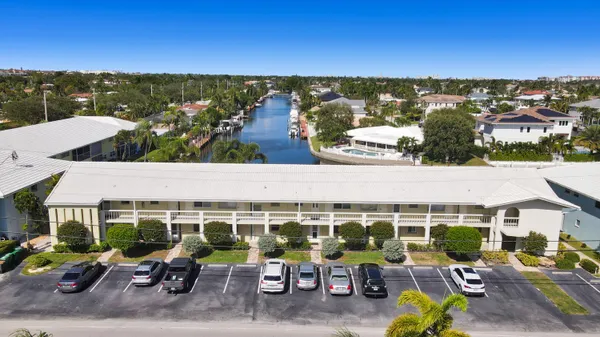 $259,900 | 2311 Northeast 36th Street, Unit 2F, Lighthouse Point, FL 33064