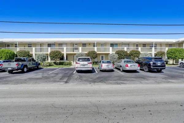 $259,900 | 2311 Northeast 36th Street, Unit 2F, Lighthouse Point, FL 33064