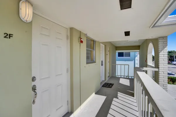 $259,900 | 2311 Northeast 36th Street, Unit 2F, Lighthouse Point, FL 33064