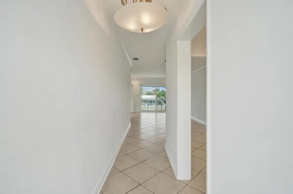 $259,900 | 2311 Northeast 36th Street, Unit 2F, Lighthouse Point, FL 33064