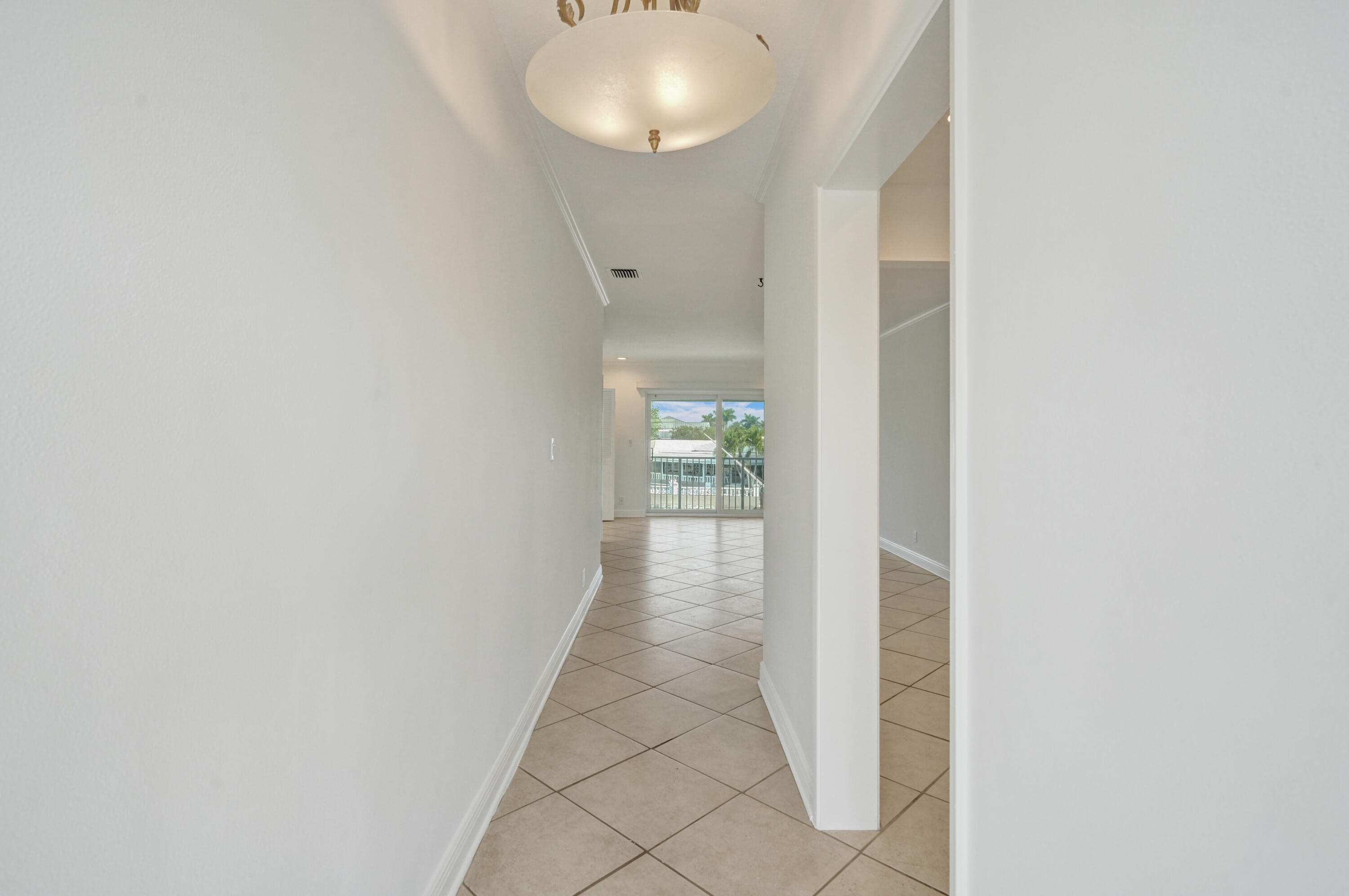 2311 Northeast 36th Street, Unit 2F Lighthouse Point, FL 33064 - Photo 4 of 23 DSC06091