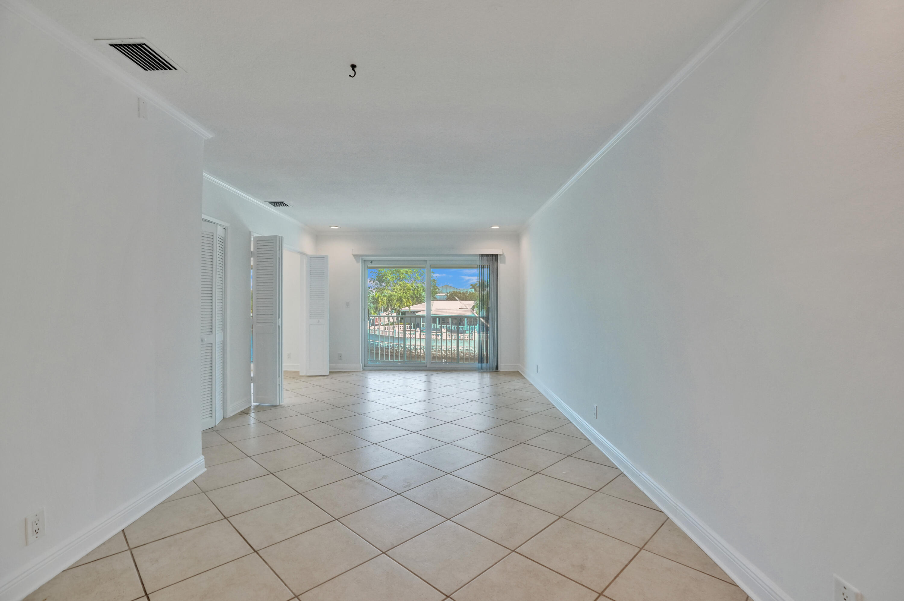2311 Northeast 36th Street, Unit 2F Lighthouse Point, FL 33064 - Photo 9 of 23 DSC06112