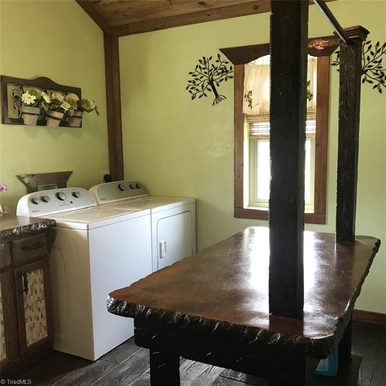 2858 Staley Store Road Liberty, NC 27298 - Photo 6 of 18 Gallery Image 6