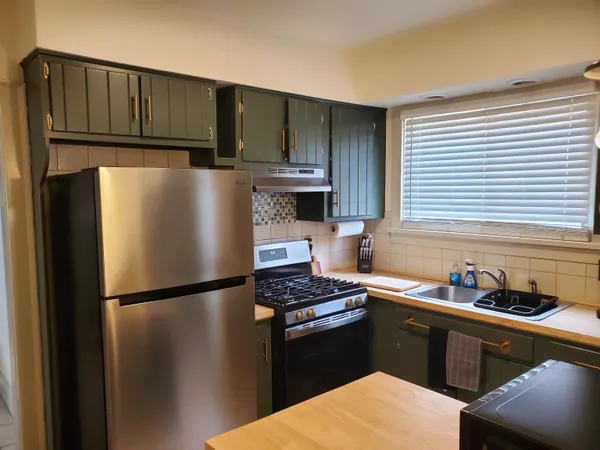 $320,000 | 712 Seminary Street, Rockford, IL 61104
