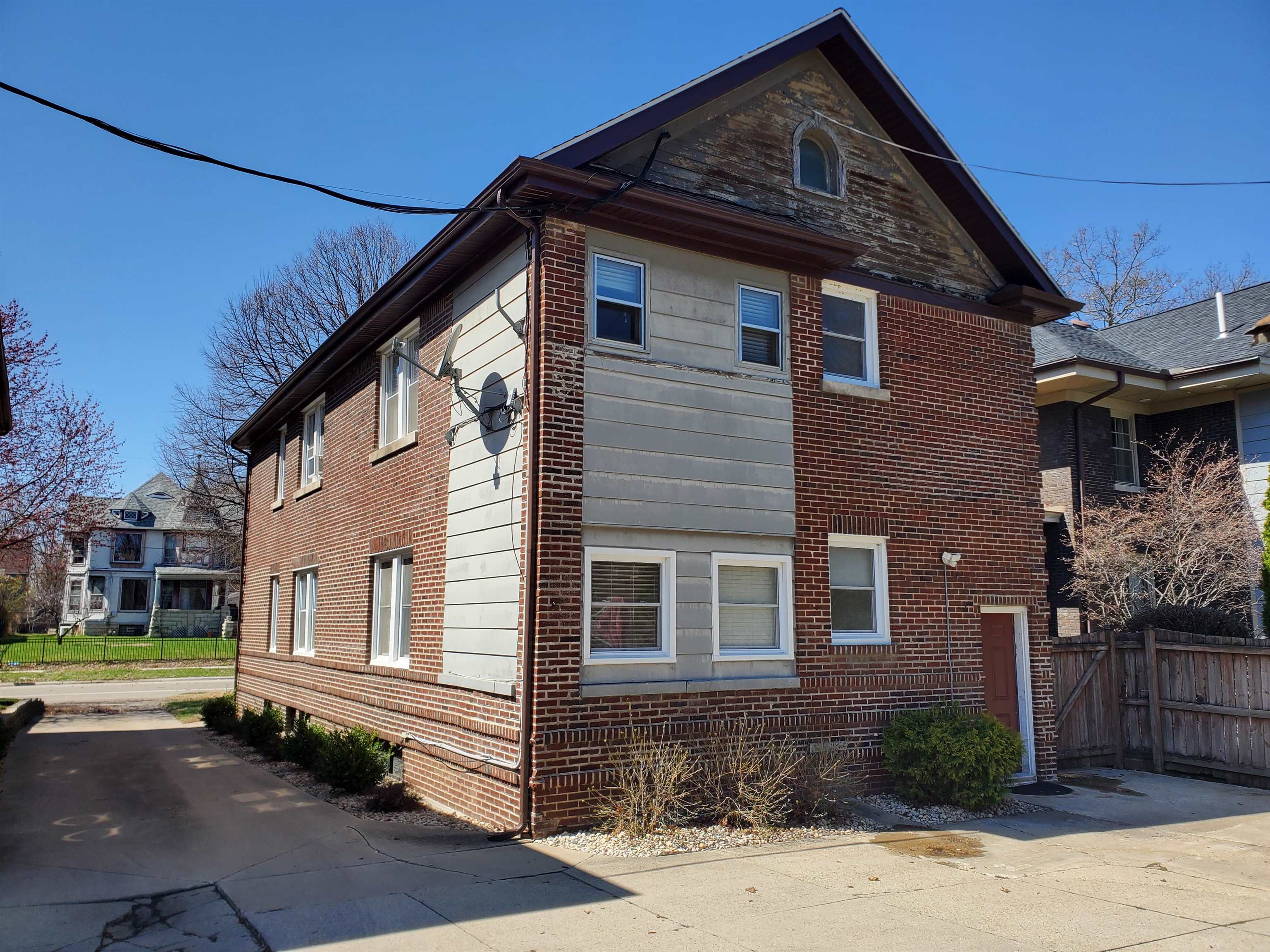 712 Seminary Street Rockford, IL 61104 - Photo 6 of 17
