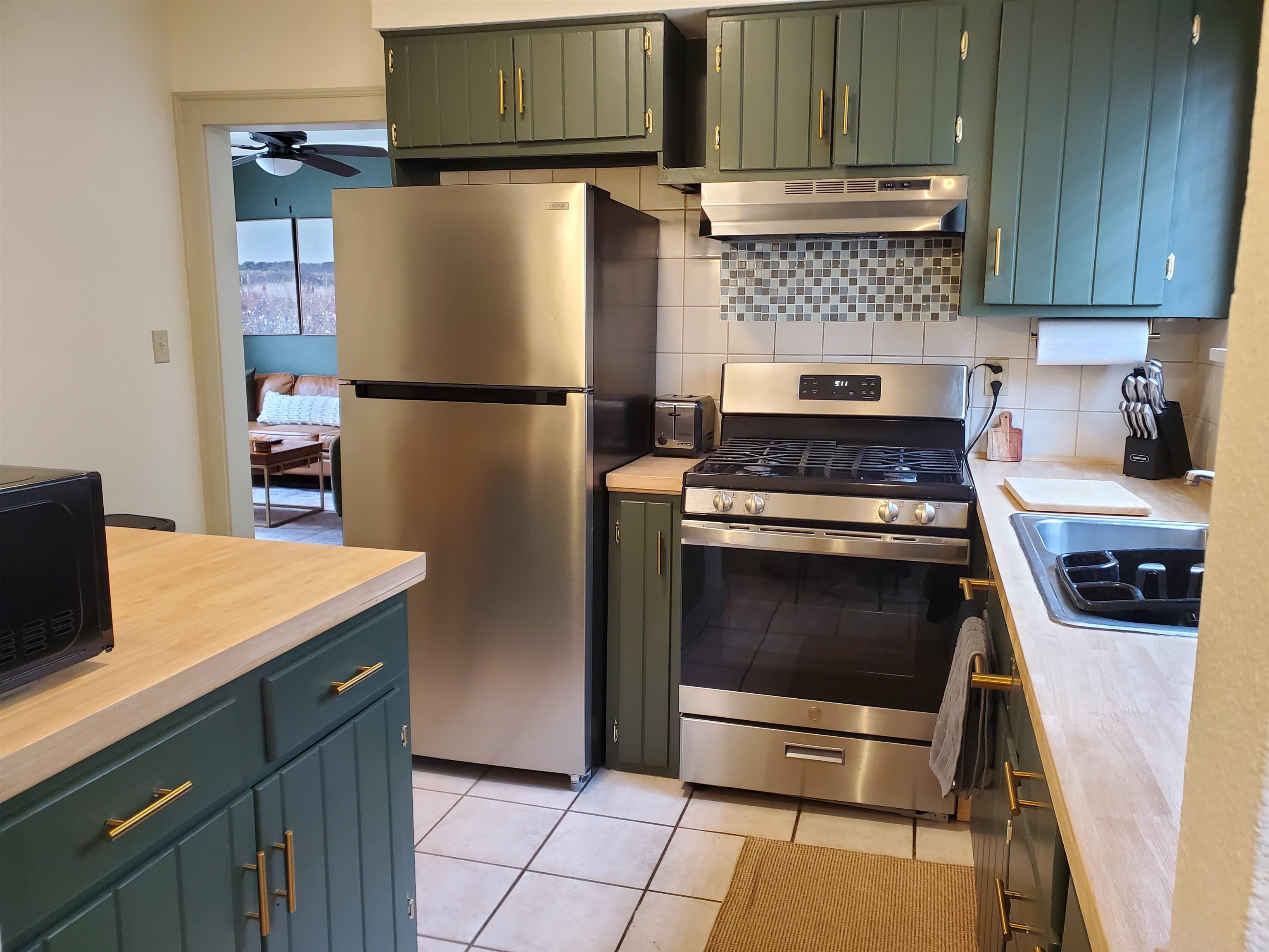 712 Seminary Street Rockford, IL 61104 - Photo 9 of 17