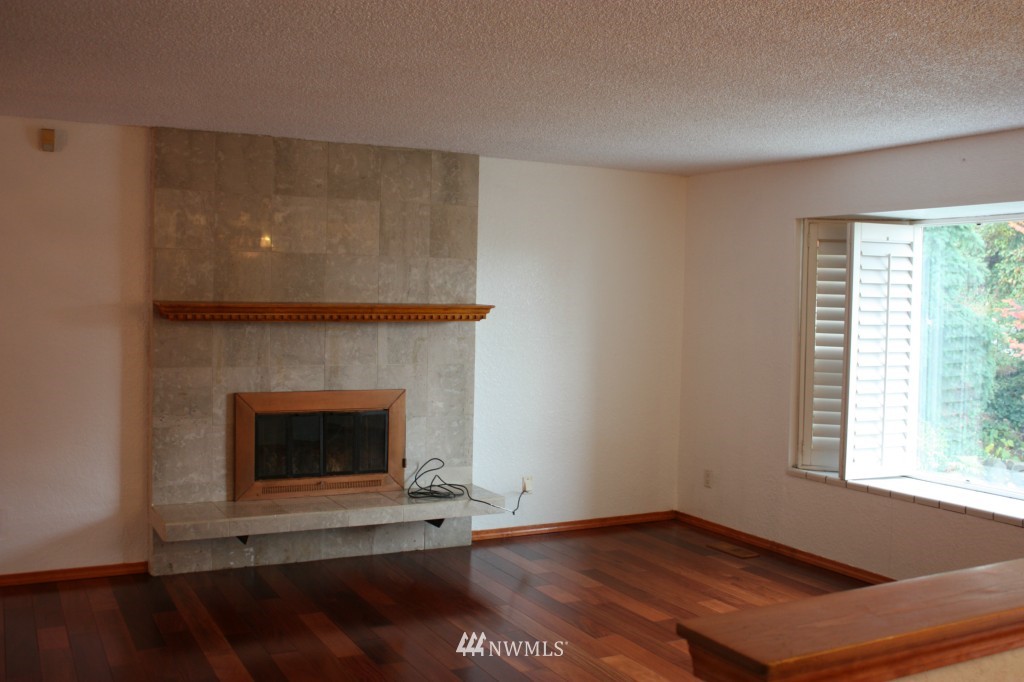 1622 Talbot Road South Renton, WA 98055 - Photo 2 of 11