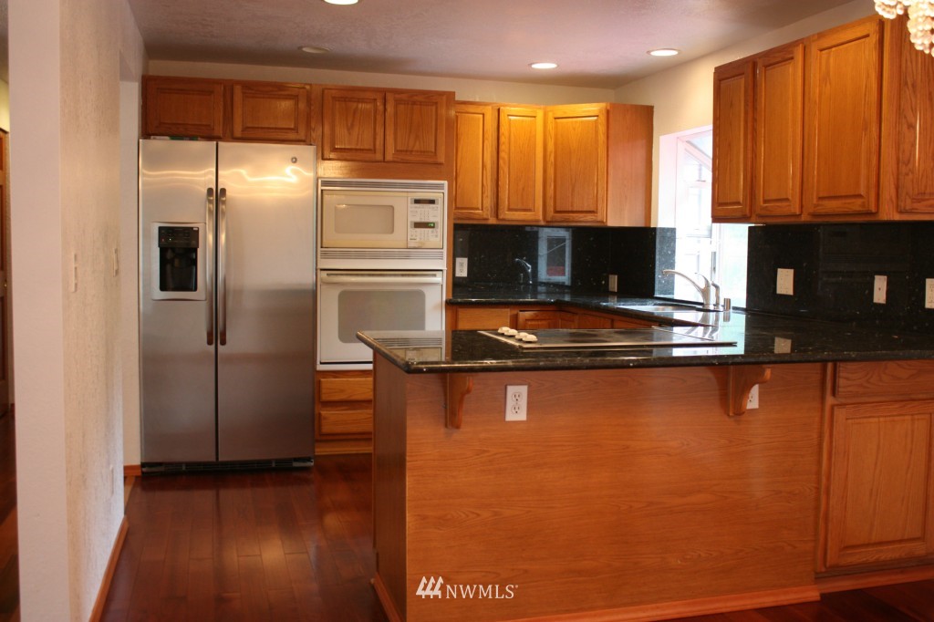 1622 Talbot Road South Renton, WA 98055 - Photo 3 of 11