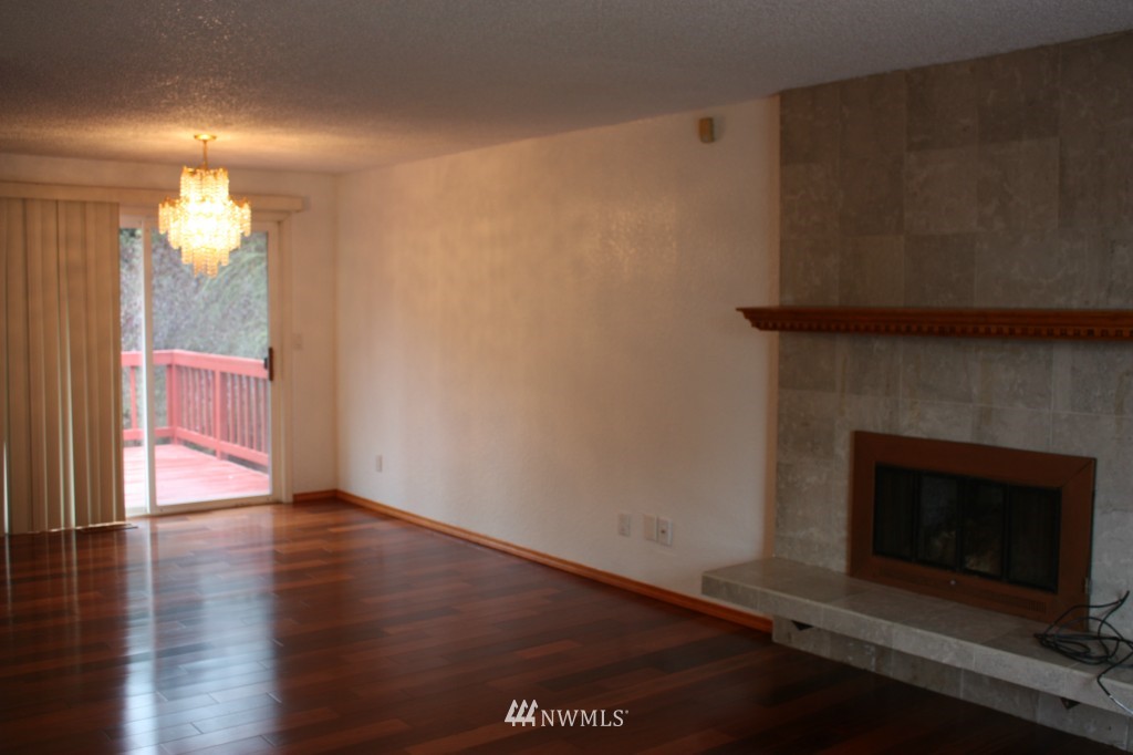 1622 Talbot Road South Renton, WA 98055 - Photo 5 of 11