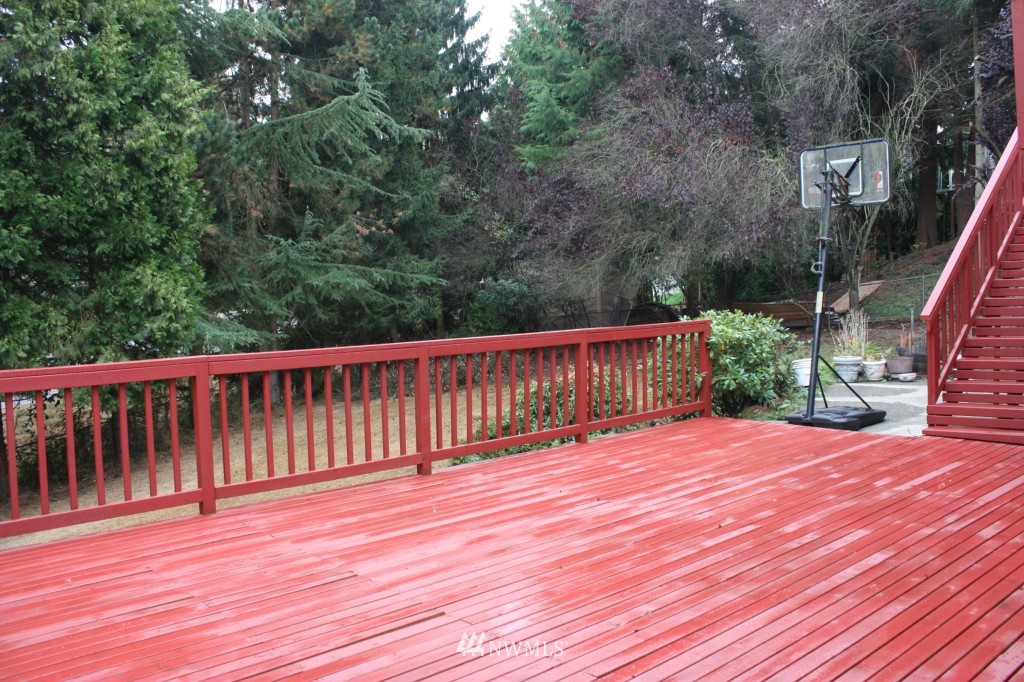 1622 Talbot Road South Renton, WA 98055 - Photo 9 of 11