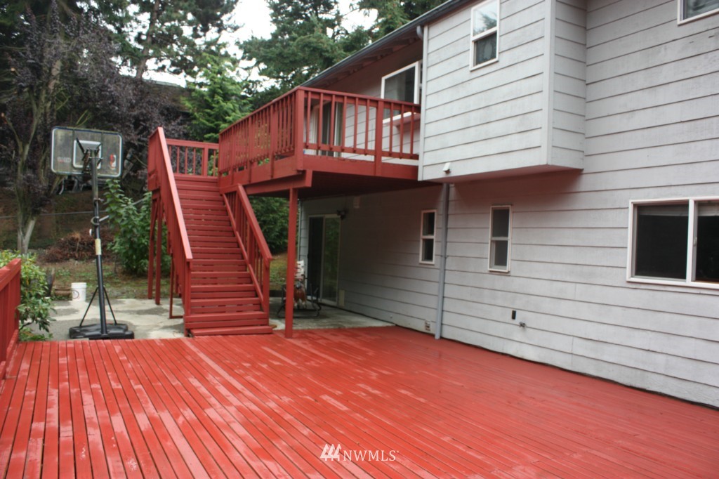 1622 Talbot Road South Renton, WA 98055 - Photo 10 of 11