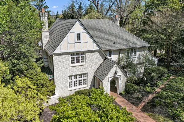 $669,000 | 3814 Belle Aire Circle Southwest, Roanoke, VA 24018