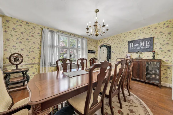 $669,000 | 3814 Belle Aire Circle Southwest, Roanoke, VA 24018