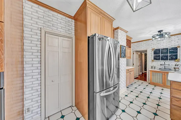 $669,000 | 3814 Belle Aire Circle Southwest, Roanoke, VA 24018