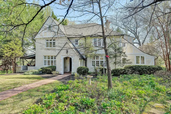 $669,000 | 3814 Belle Aire Circle Southwest, Roanoke, VA 24018