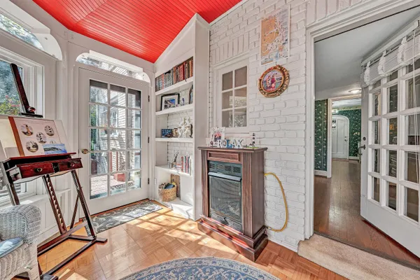 $669,000 | 3814 Belle Aire Circle Southwest, Roanoke, VA 24018