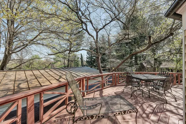 $669,000 | 3814 Belle Aire Circle Southwest, Roanoke, VA 24018