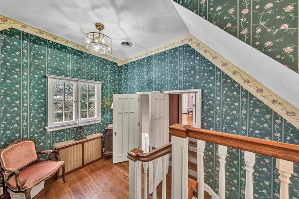 $669,000 | 3814 Belle Aire Circle Southwest, Roanoke, VA 24018