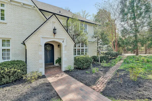 $669,000 | 3814 Belle Aire Circle Southwest, Roanoke, VA 24018