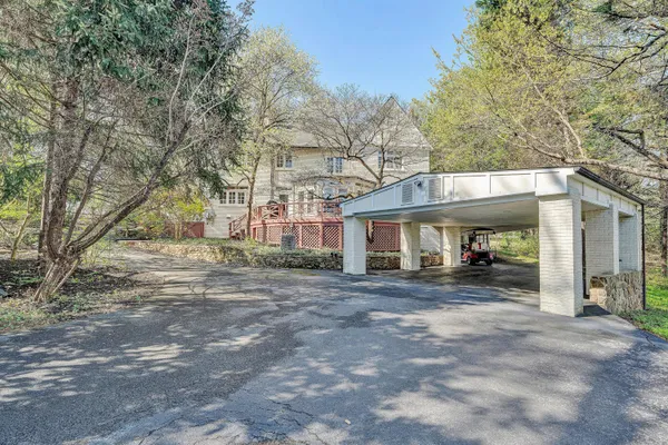 $669,000 | 3814 Belle Aire Circle Southwest, Roanoke, VA 24018