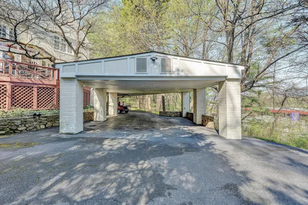 $669,000 | 3814 Belle Aire Circle Southwest, Roanoke, VA 24018