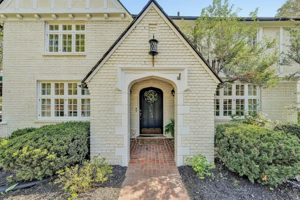 $669,000 | 3814 Belle Aire Circle Southwest, Roanoke, VA 24018