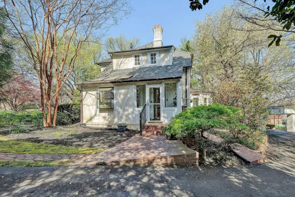 $669,000 | 3814 Belle Aire Circle Southwest, Roanoke, VA 24018