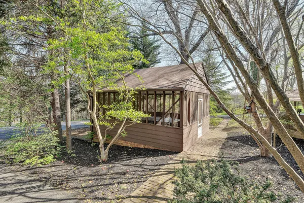$669,000 | 3814 Belle Aire Circle Southwest, Roanoke, VA 24018
