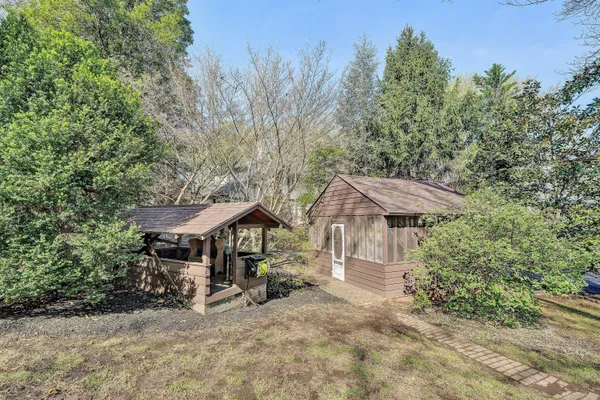 $669,000 | 3814 Belle Aire Circle Southwest, Roanoke, VA 24018