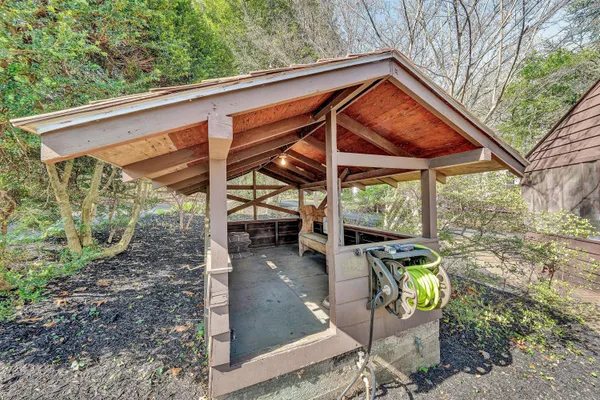 $669,000 | 3814 Belle Aire Circle Southwest, Roanoke, VA 24018
