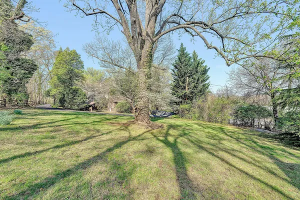 $669,000 | 3814 Belle Aire Circle Southwest, Roanoke, VA 24018