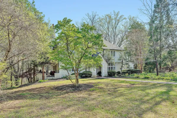 $669,000 | 3814 Belle Aire Circle Southwest, Roanoke, VA 24018