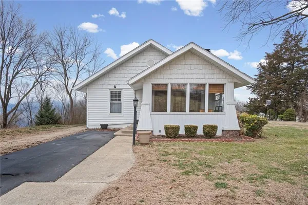 $215,000 | 1019 Price Boulevard, Atchison, KS 66002