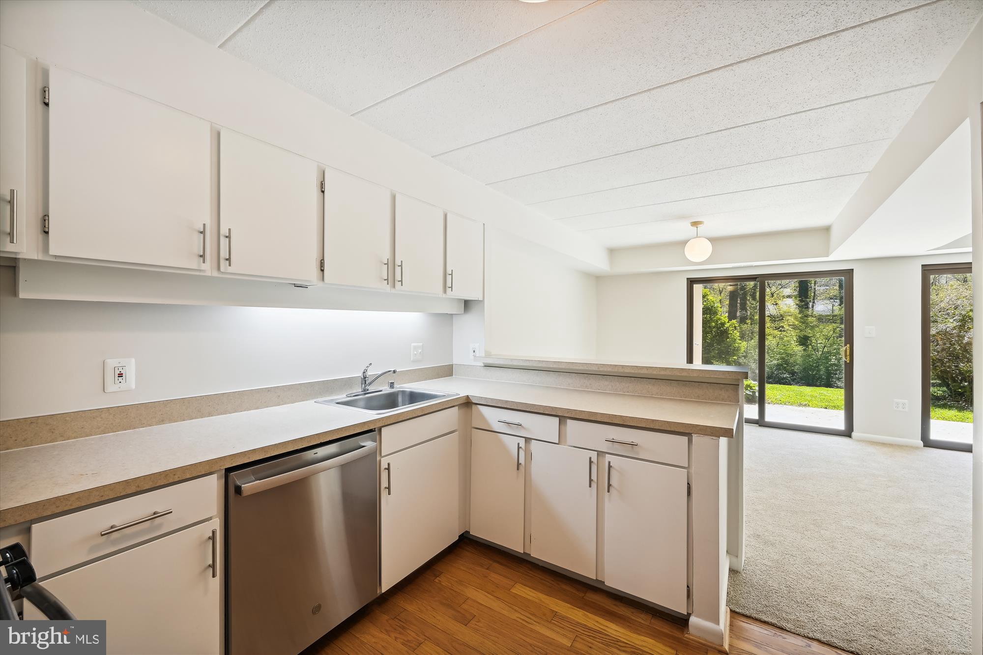 5673 Harpers Farm Road, Unit B Columbia, MD 21044 - Photo 10 of 72 Kitchen