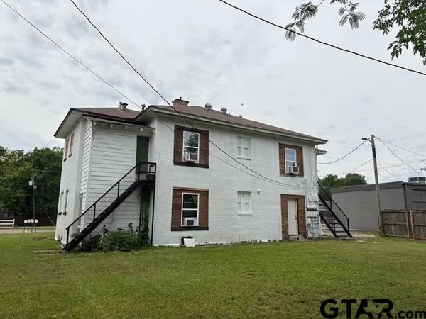 $750 | 406 South Fredonia Street, Longview, TX 75601