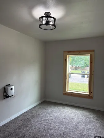 $750 | 406 South Fredonia Street, Longview, TX 75601