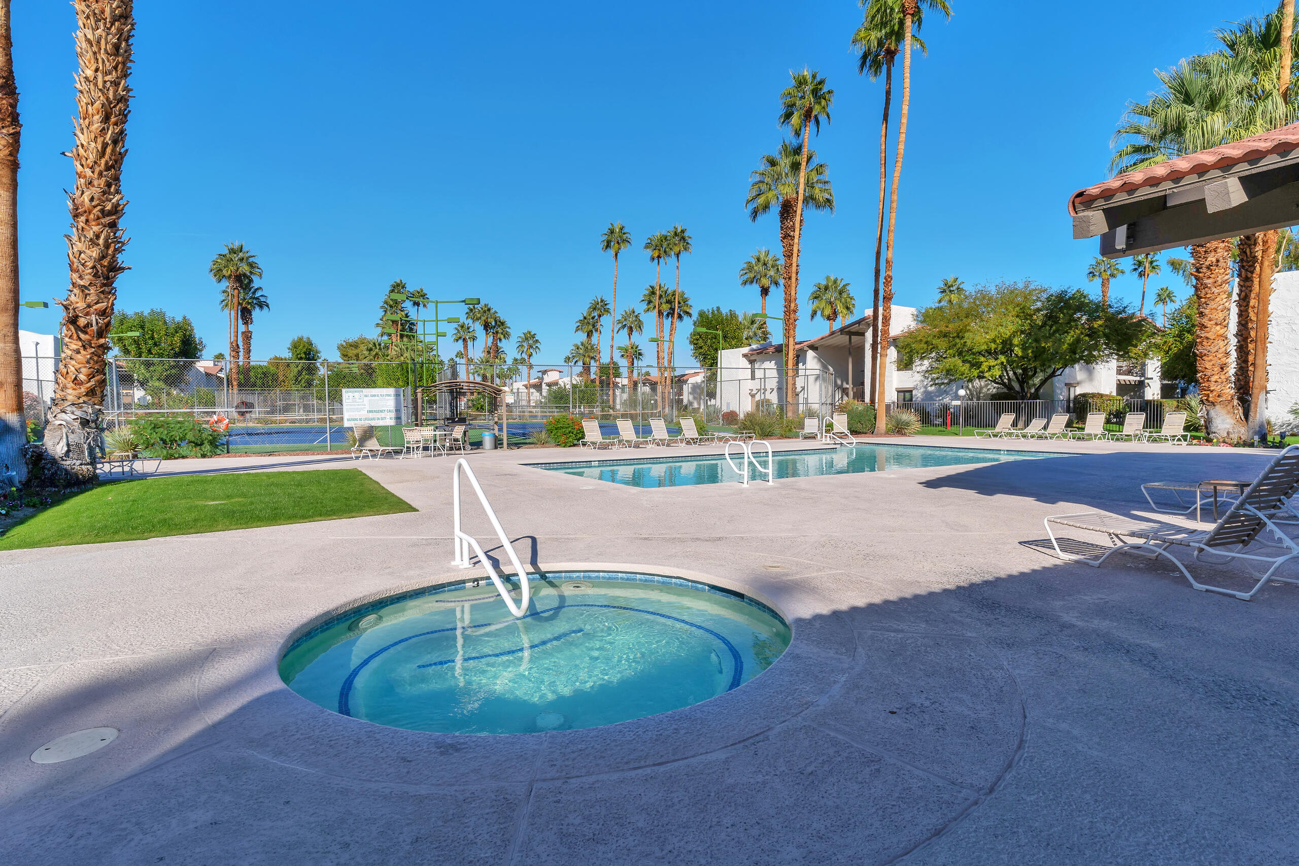 1050 Ramon Road, Unit 127 Palm Springs, CA 92264 - Photo 27 of 29 a view of a basketball court