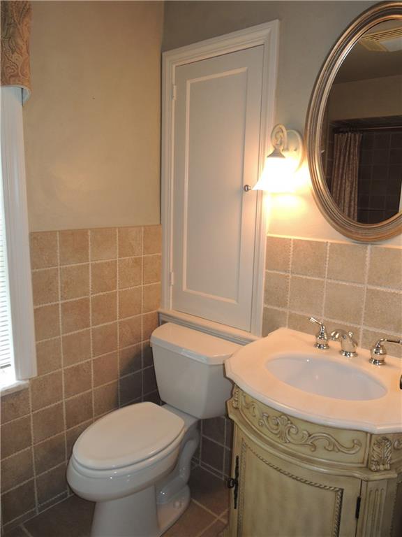 769 Larchmont Road Mt. Lebanon, PA 15243 - Photo 15 of 18 Gallery Image 15