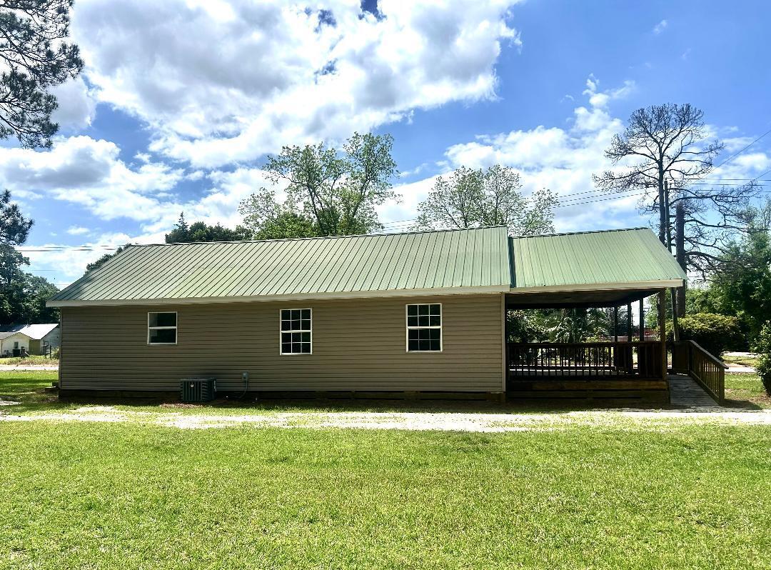 200 North Pleasant Street Geneva, AL 36340 - Photo 4 of 19 side1424