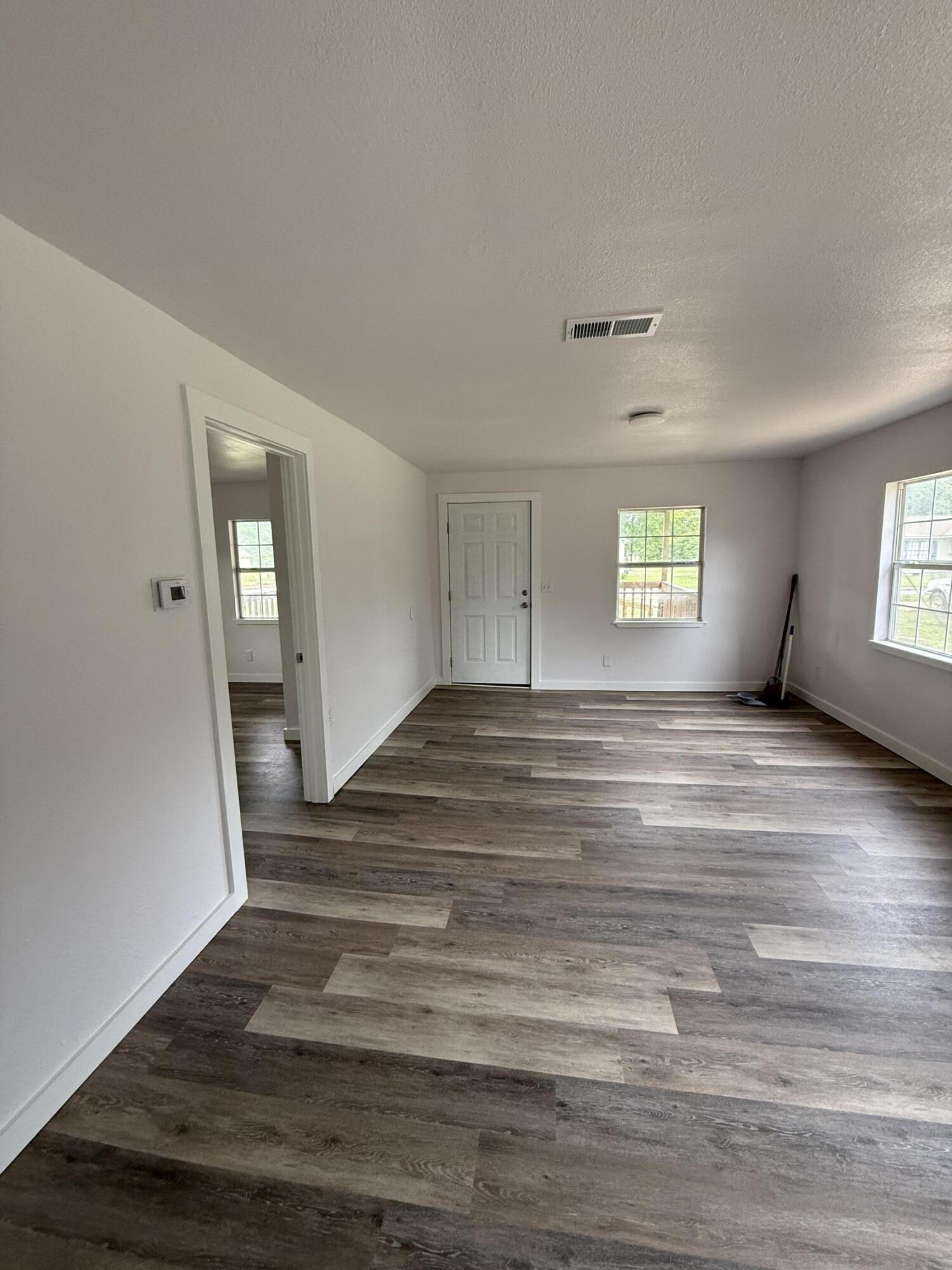 200 North Pleasant Street Geneva, AL 36340 - Photo 5 of 19 IMG_7386